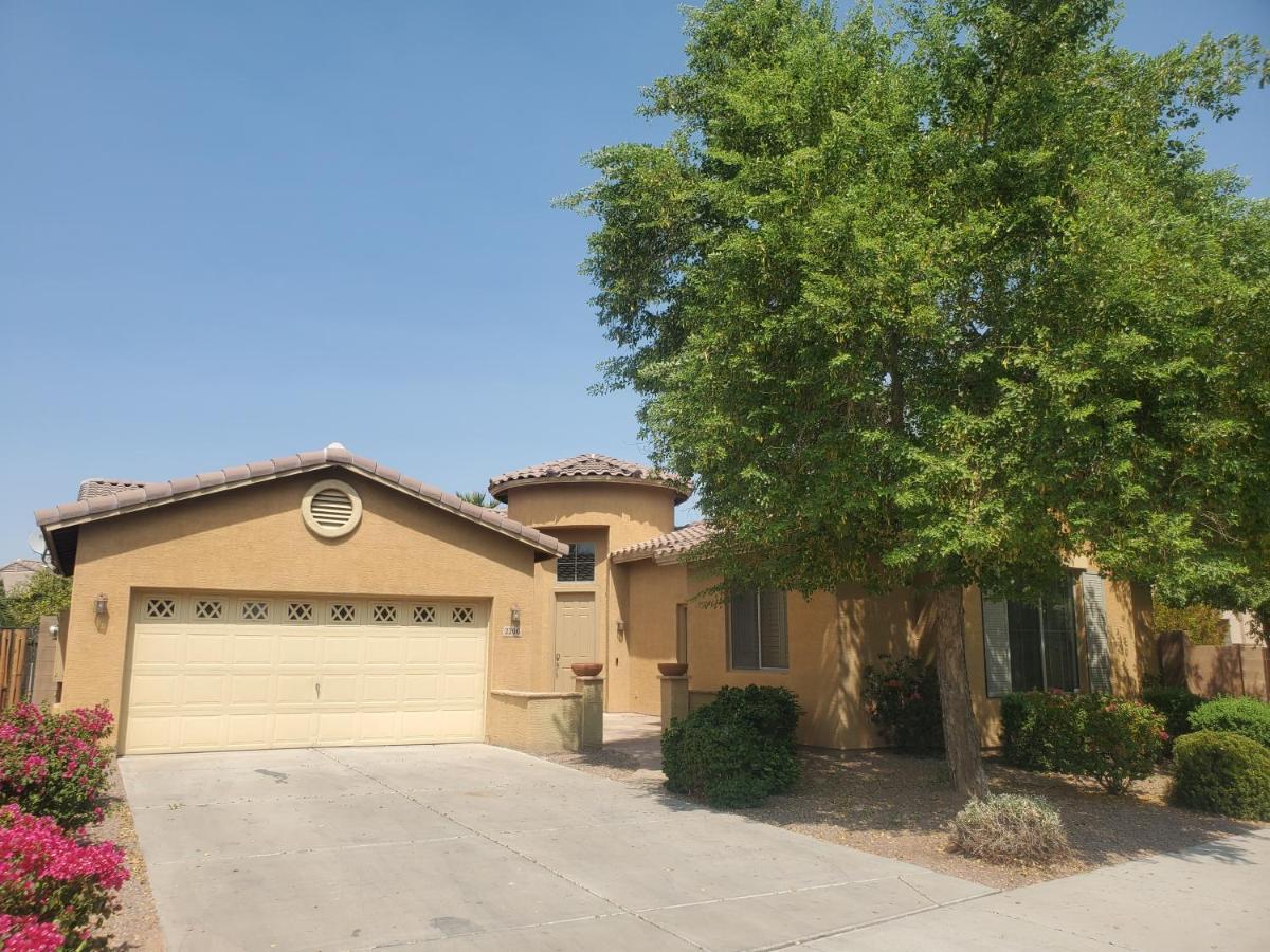 Phoenix II Minutes To Airport And Downtown Exterior photo