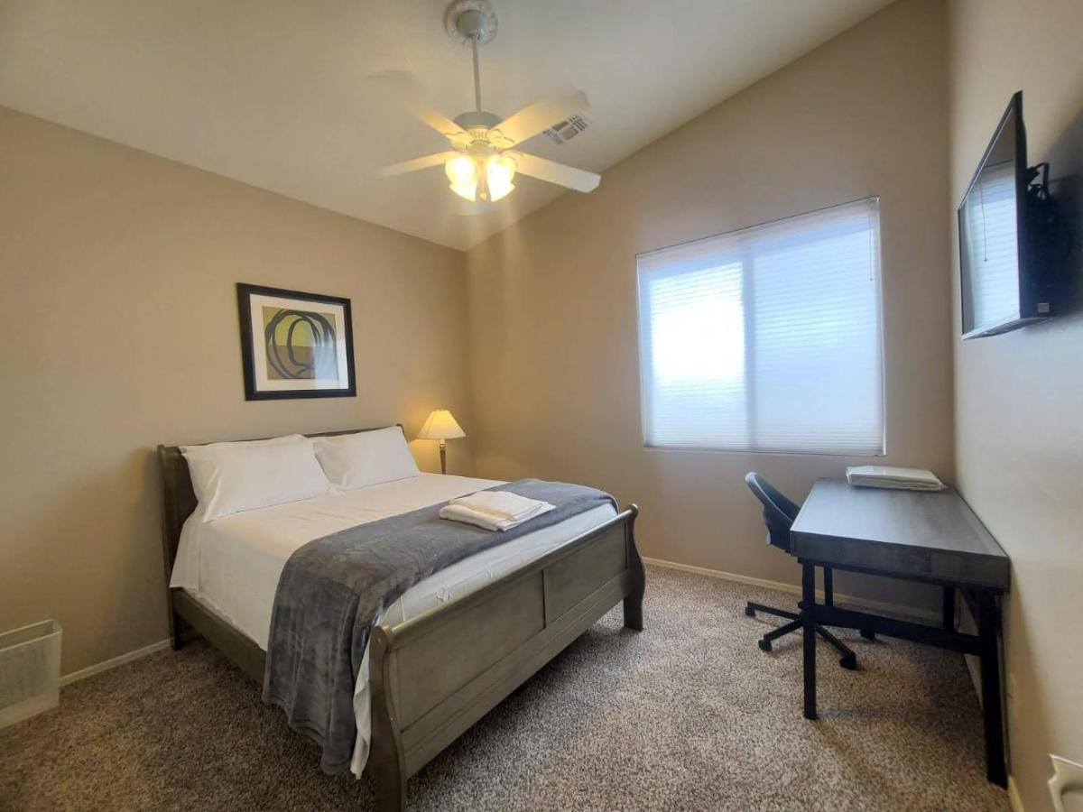 Phoenix II Minutes To Airport And Downtown Exterior photo